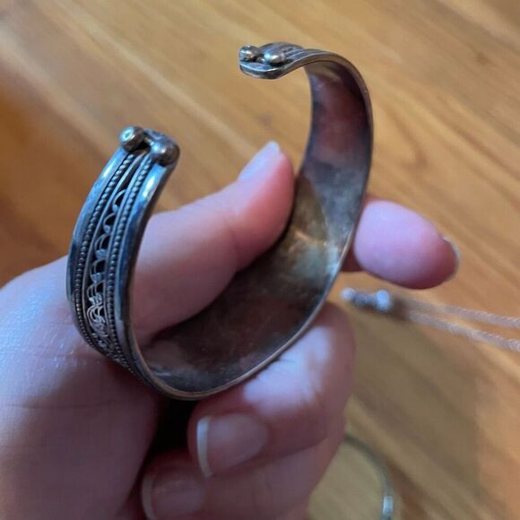 JEWELRY | bundle of 4 bracelets - Picture 11 of 16